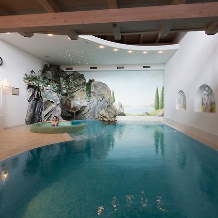 Dolomites Wellness Hotel Savoy La Villa  Bagian luar foto