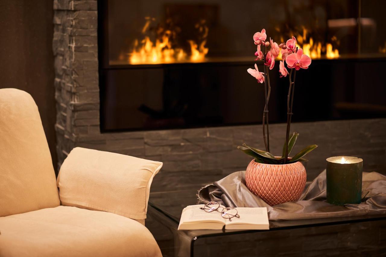 Dolomites Wellness Hotel Savoy La Villa  Bagian luar foto