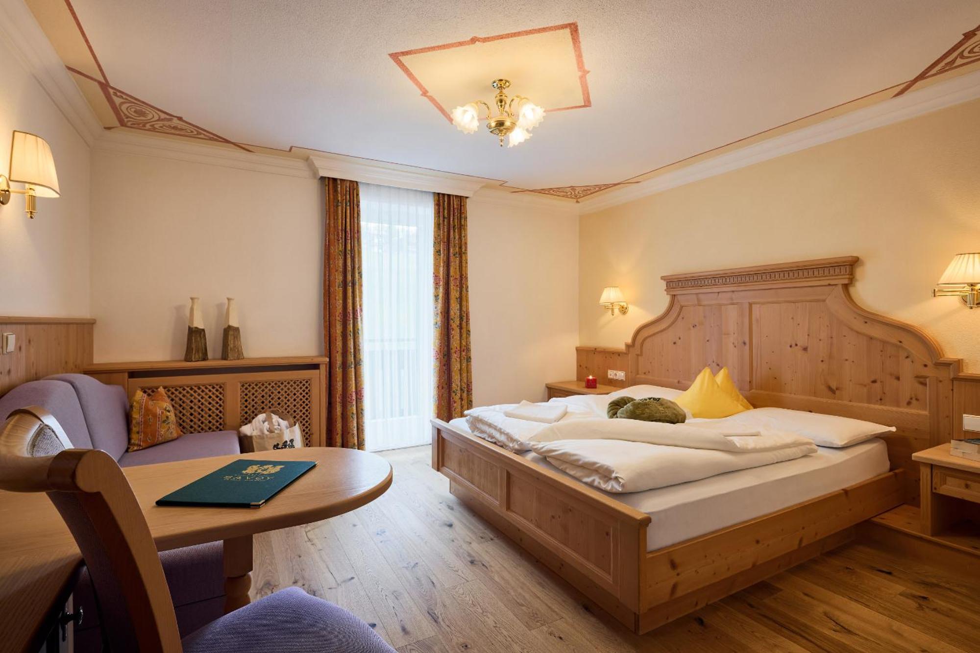 Dolomites Wellness Hotel Savoy La Villa  Bagian luar foto