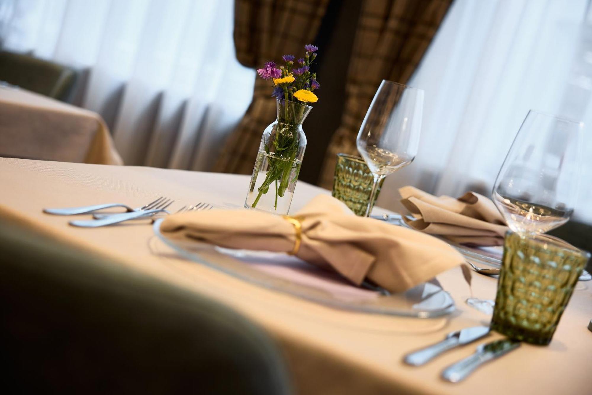 Dolomites Wellness Hotel Savoy La Villa  Bagian luar foto