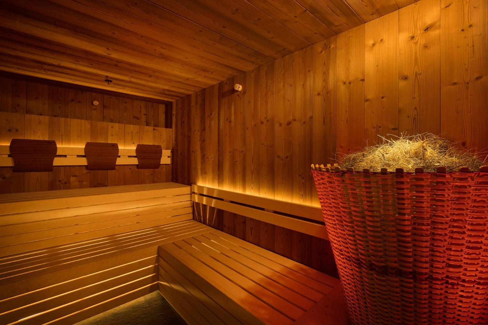Dolomites Wellness Hotel Savoy La Villa  Bagian luar foto